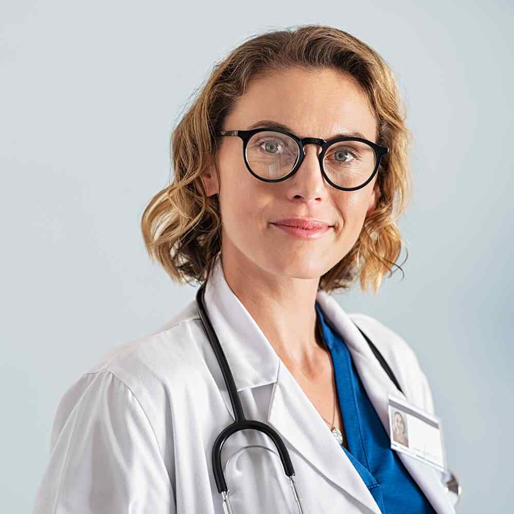 https://vishwalifecare.com/wp-content/uploads/2021/08/team_03.jpg